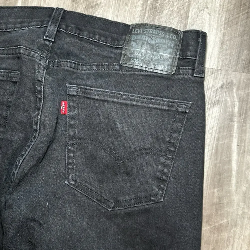 Levi’s 505 Straight Fit Jeans - 33